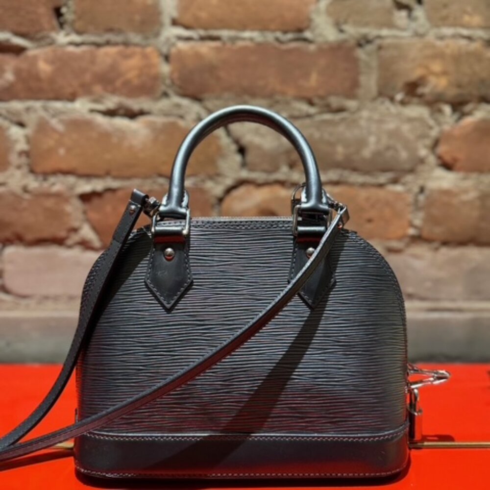 Louis Vuitton Alma BB – Épi Leather “Gunmetal” (Noir Anthracite)(2015)